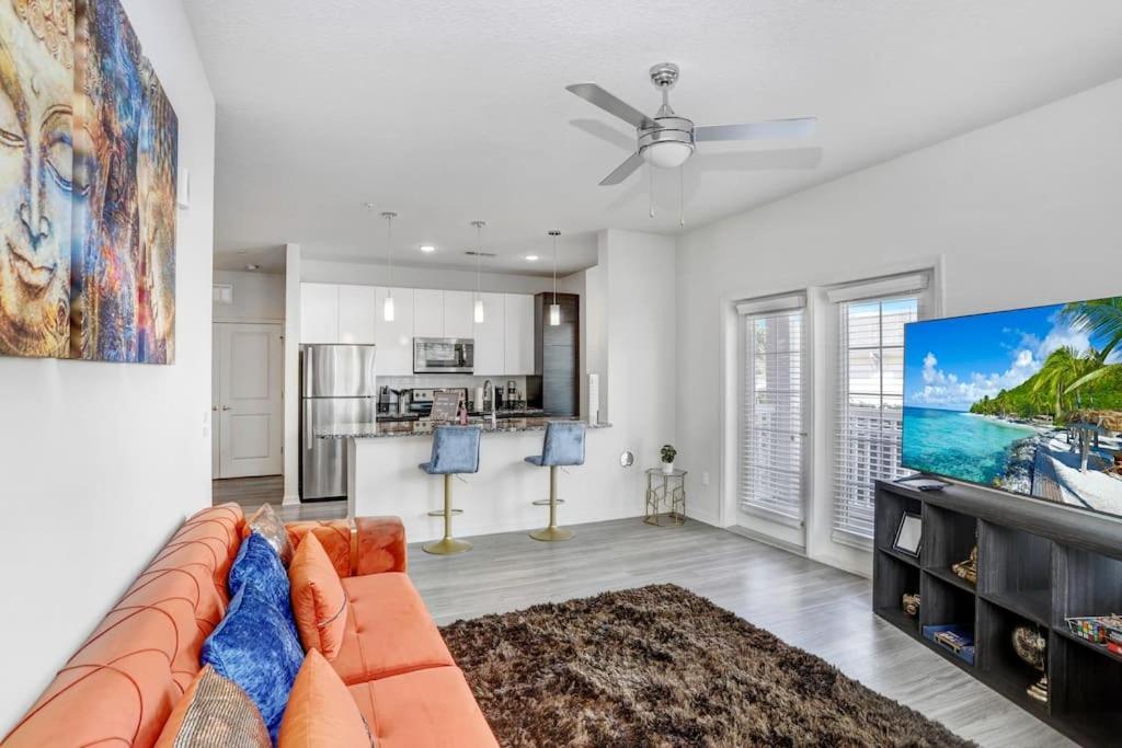 2-Bedroom Eccentric Oasis Tampa Exterior photo